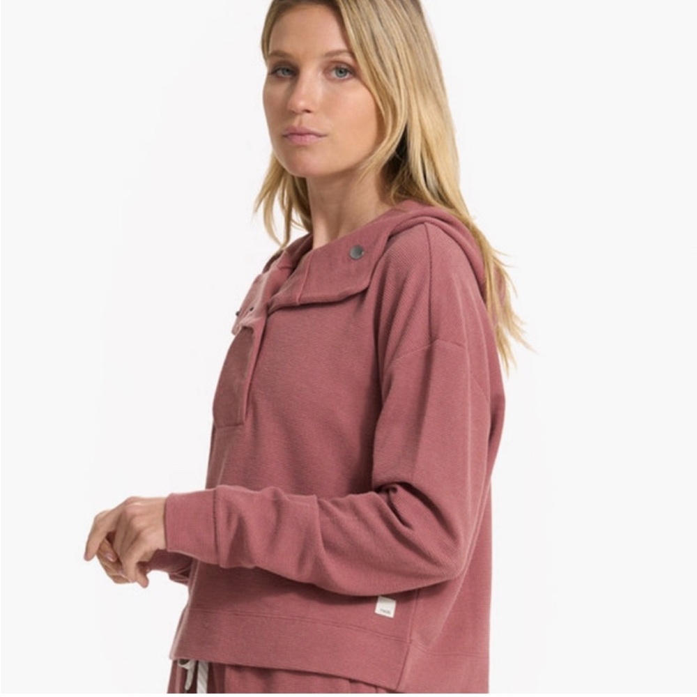 Vuori Bayview Thermal Hoodie Size Medium